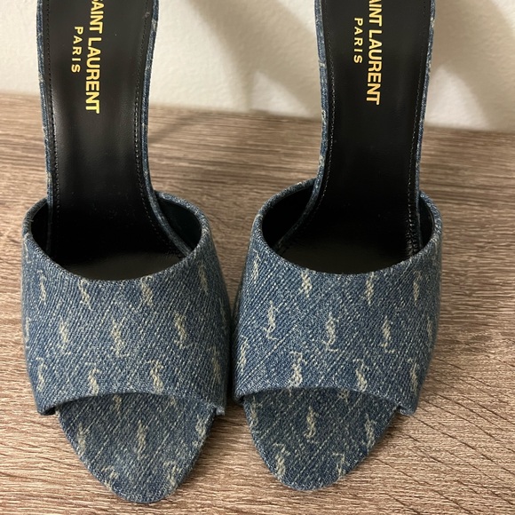 Saint Laurent - Picture 3 of 12